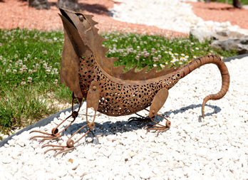Antik hatású fém iguana figura