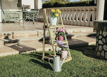 Garden shelving